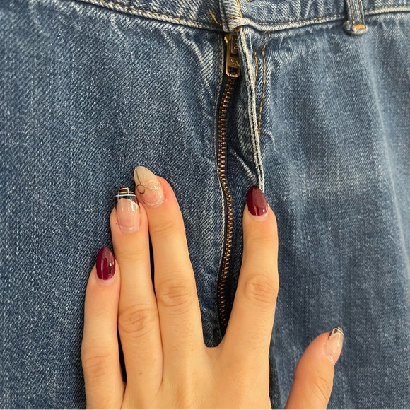 Vintage 1970s Levi’s High Waisted Wide Leg Jeans - Picture 3 of 16